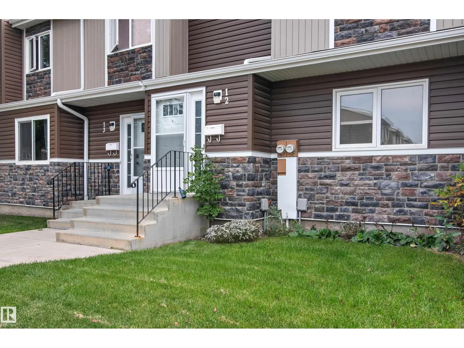 #12 3115 119 ST NW