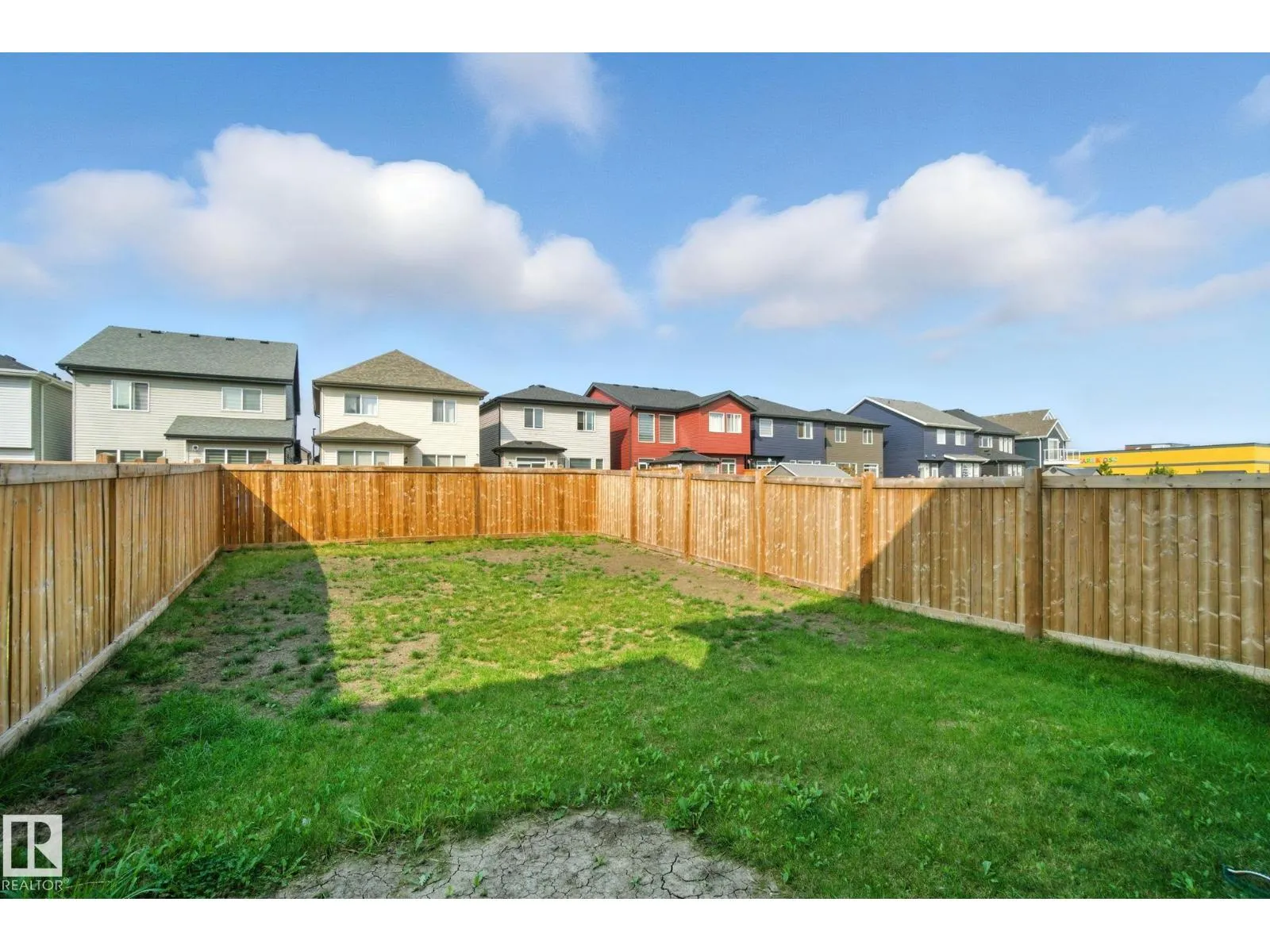 5234 23 AV SW SW