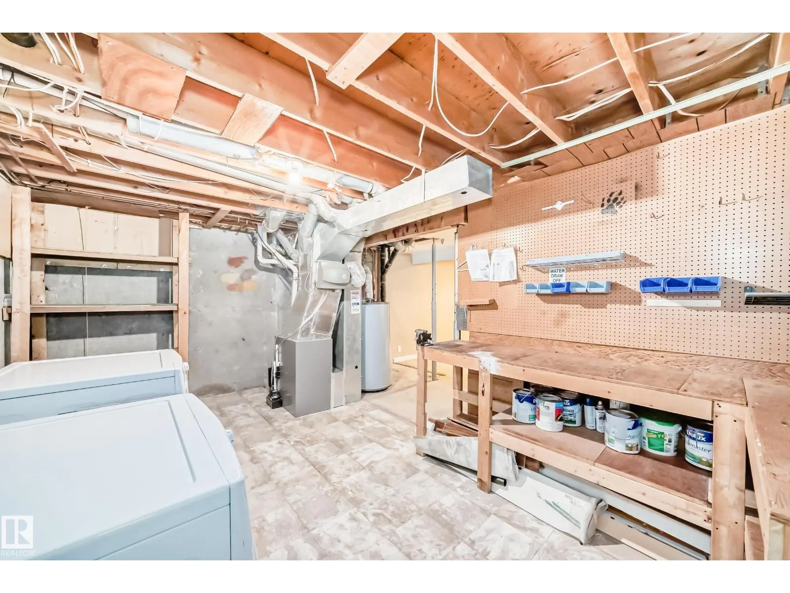18008 93 AV NW