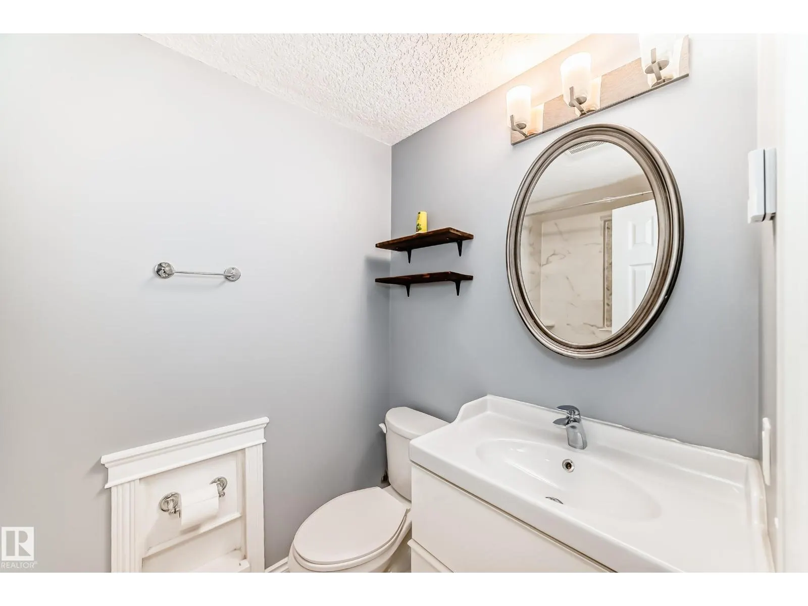 18008 93 AV NW