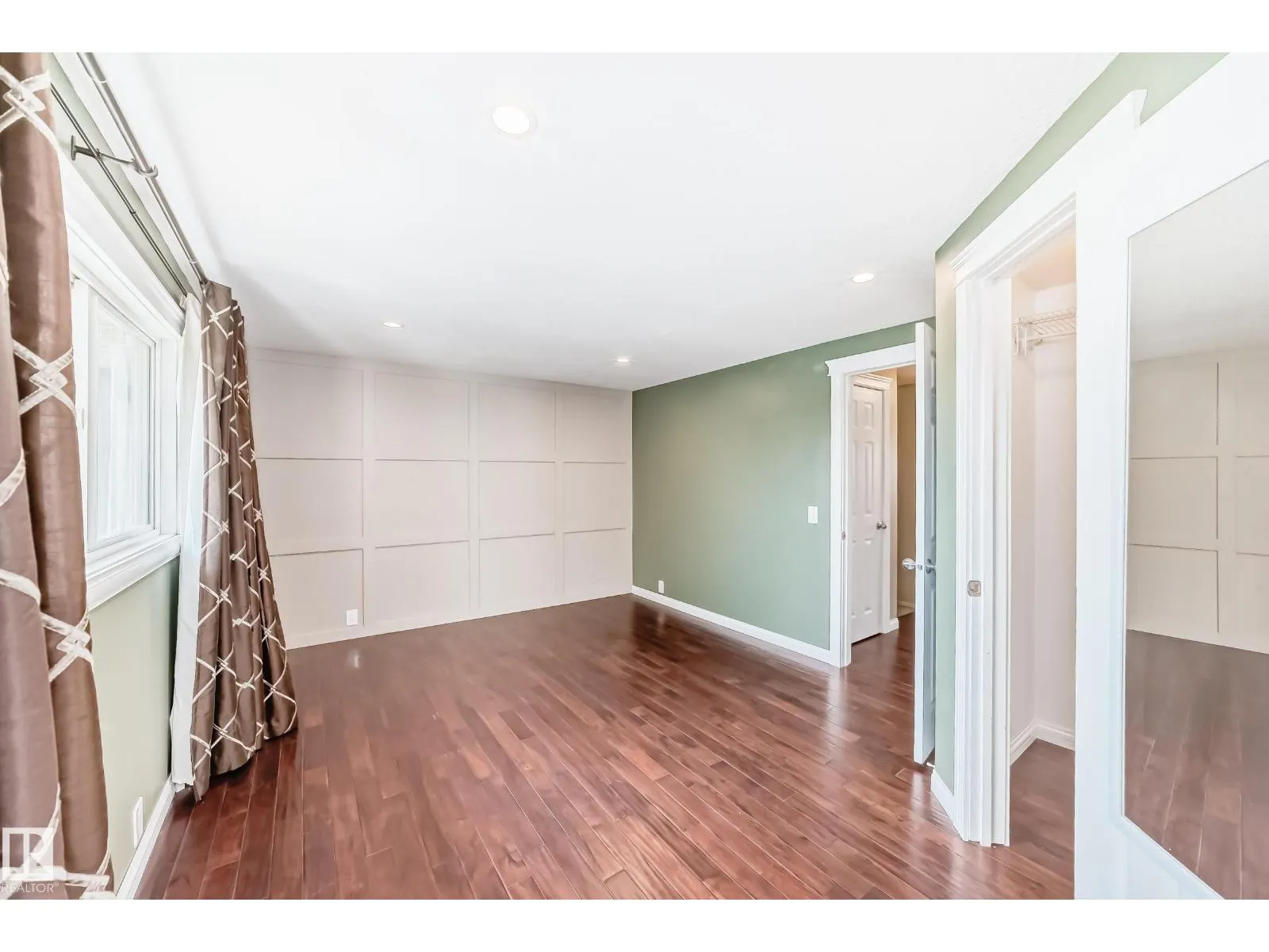 18008 93 AV NW