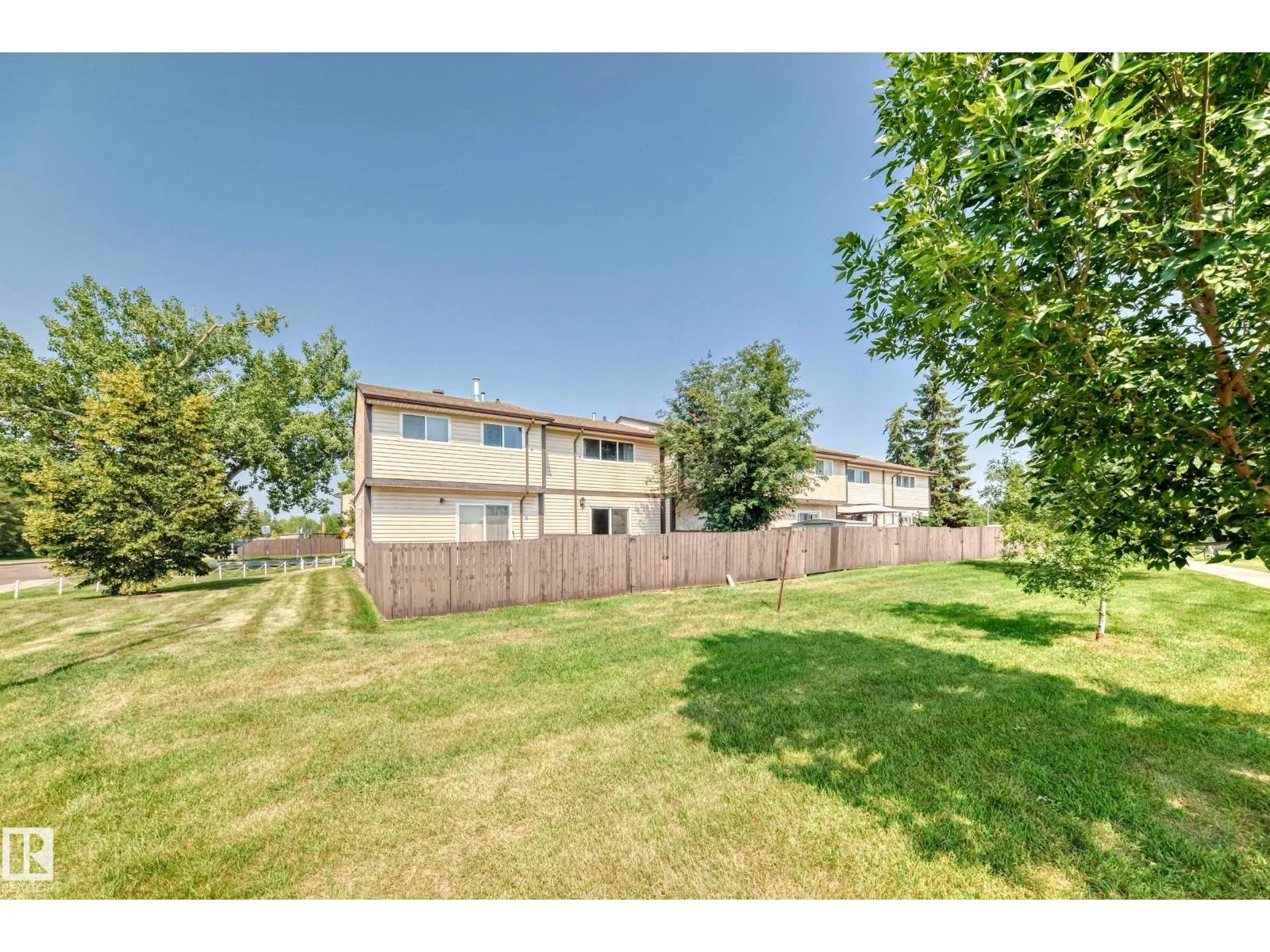 18008 93 AV NW