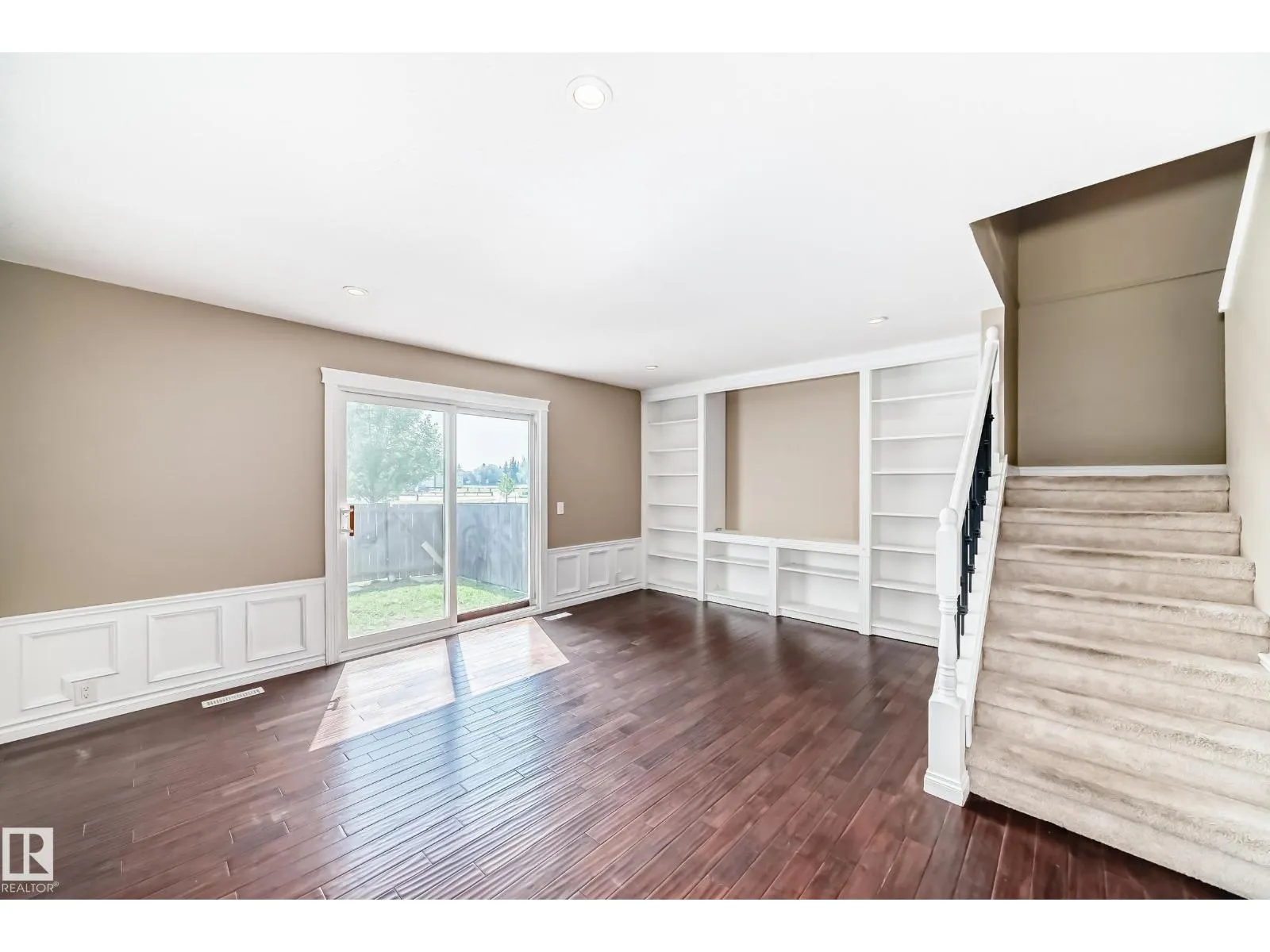 18008 93 AV NW
