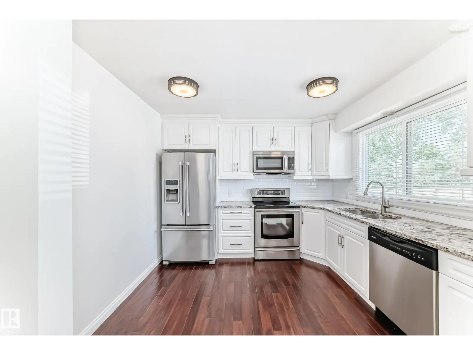 18008 93 AV NW