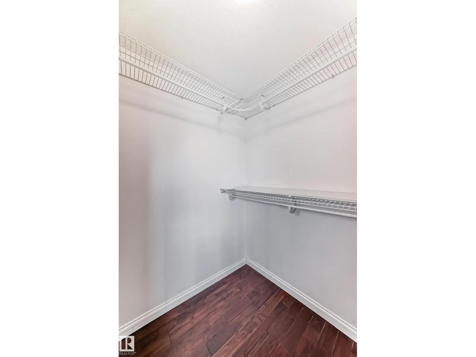 18008 93 AV NW