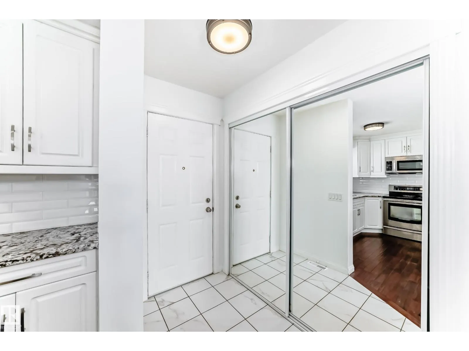 18008 93 AV NW