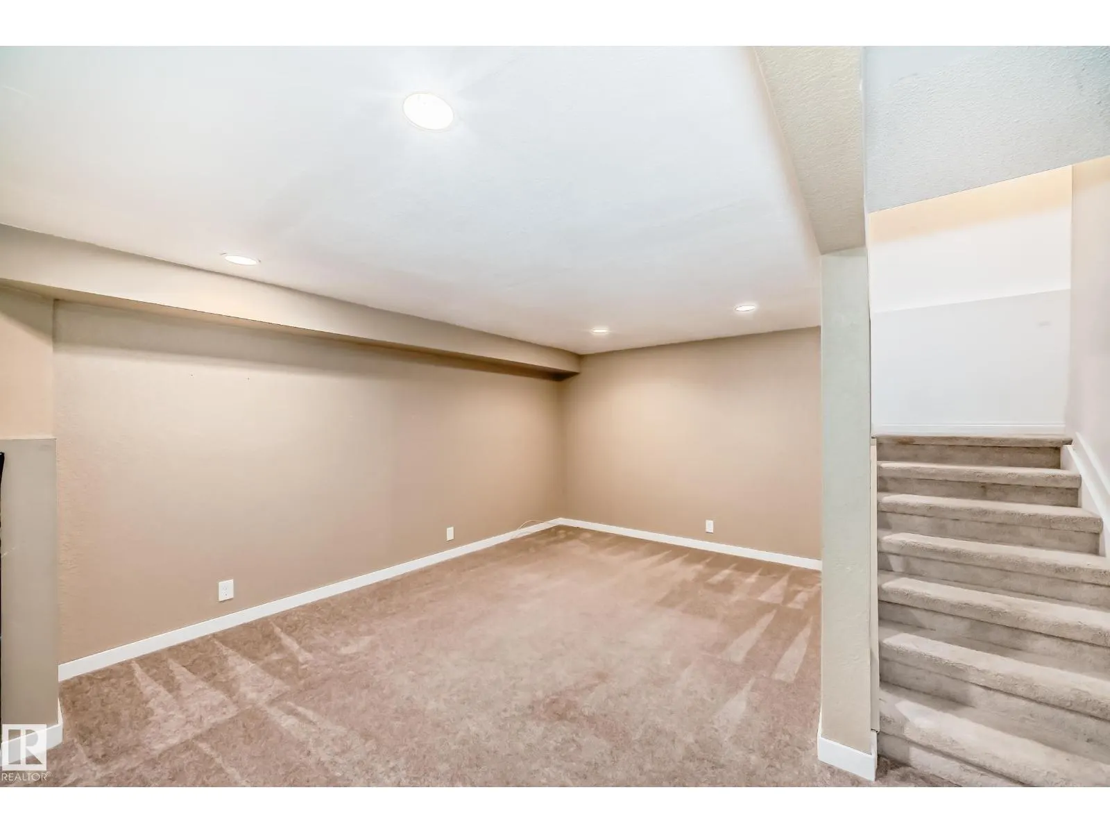 18008 93 AV NW