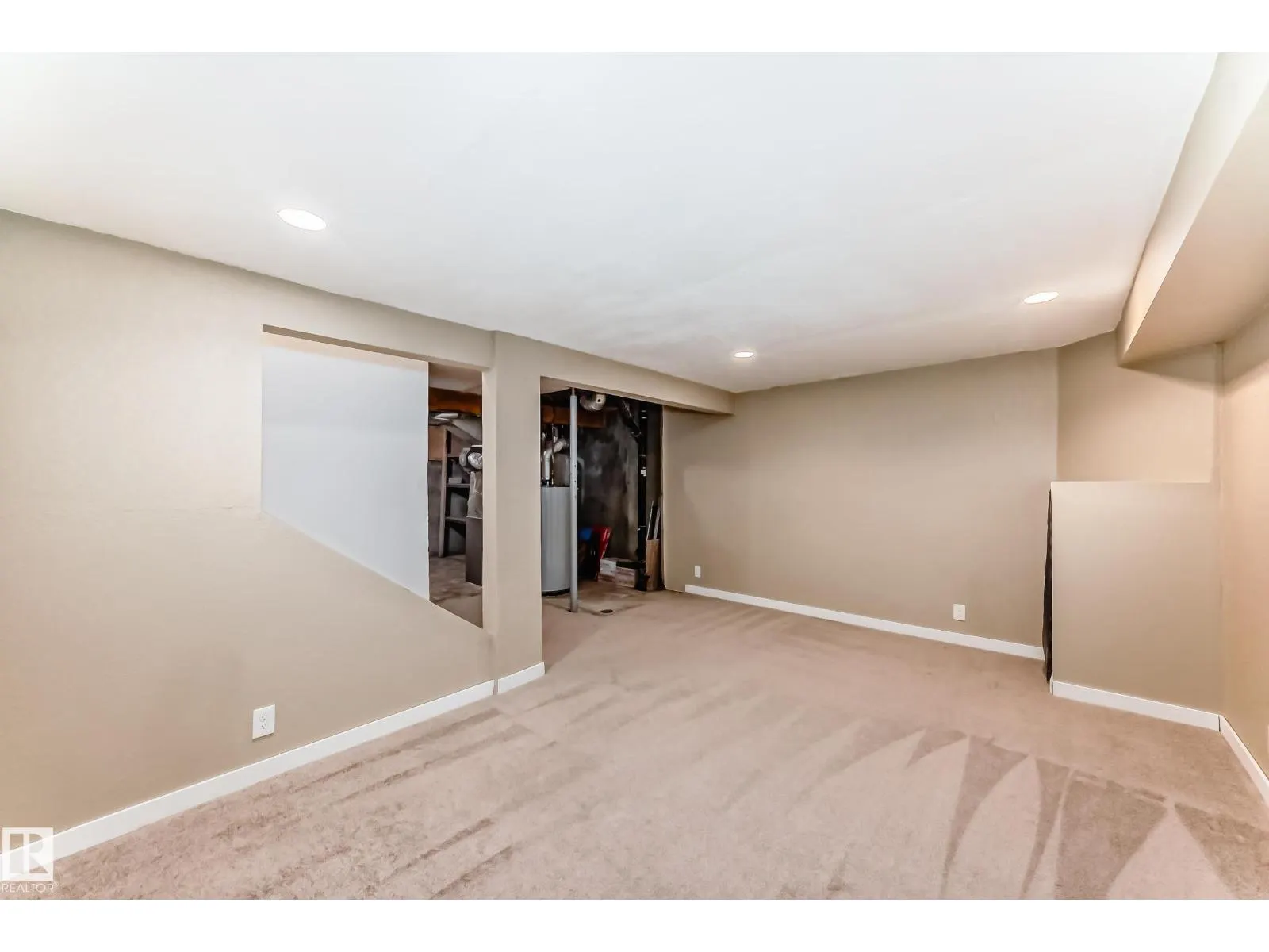 18008 93 AV NW