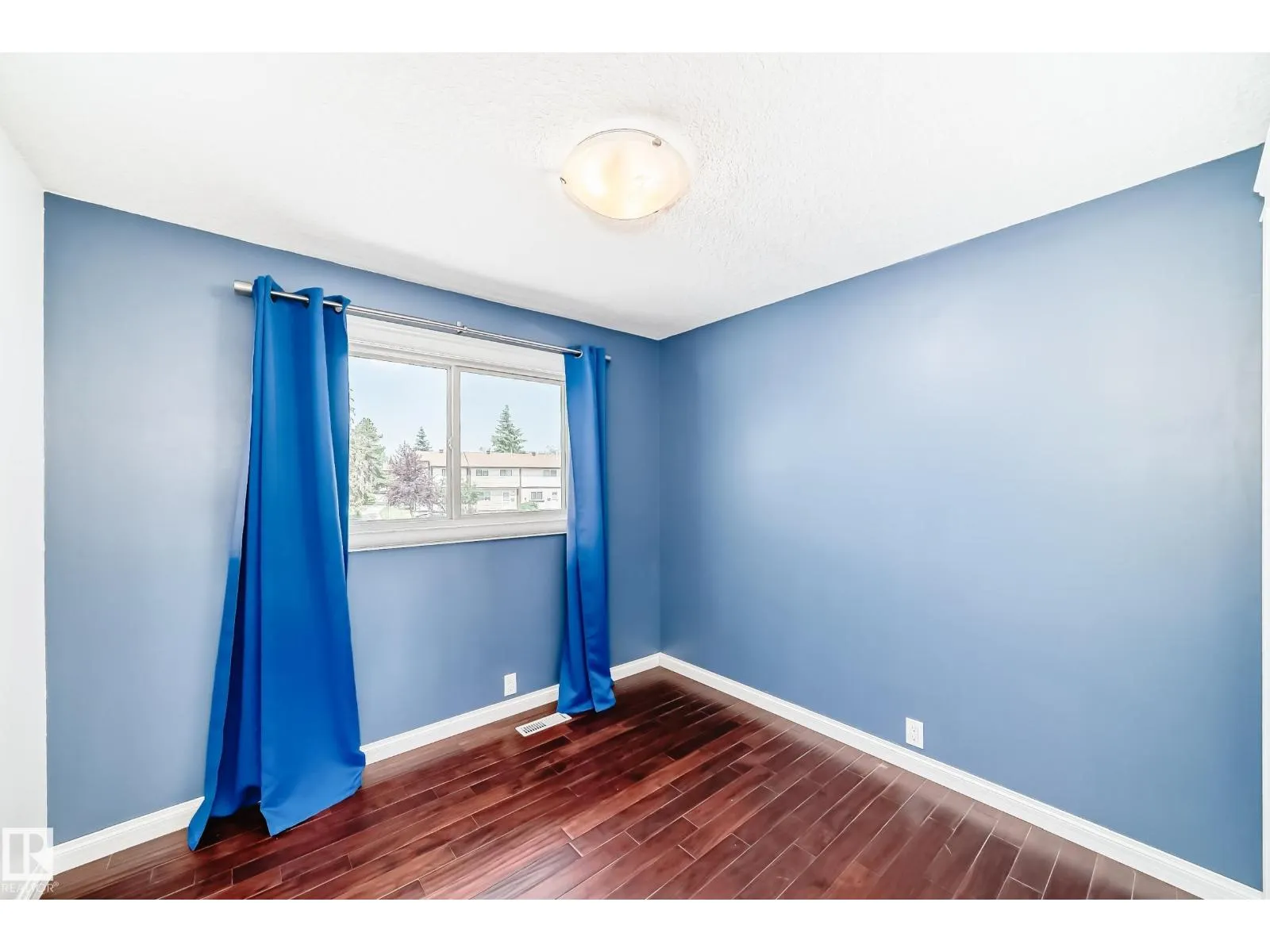 18008 93 AV NW