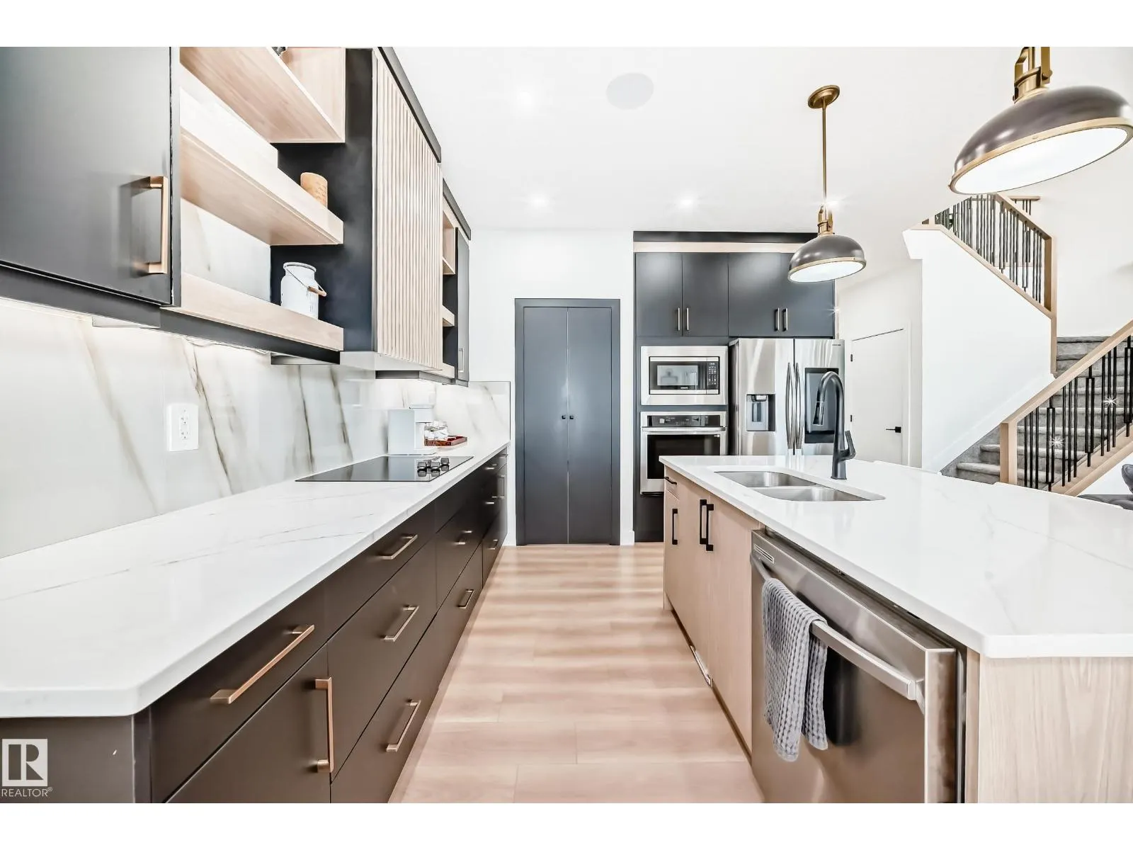 14 EDGEFIELD WY