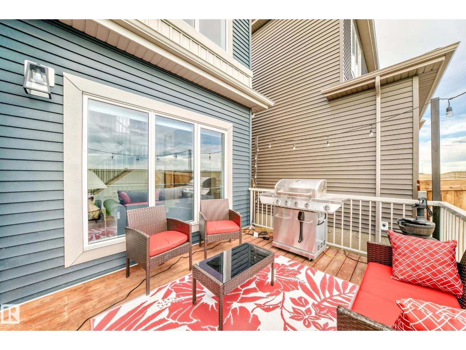 14 EDGEFIELD WY