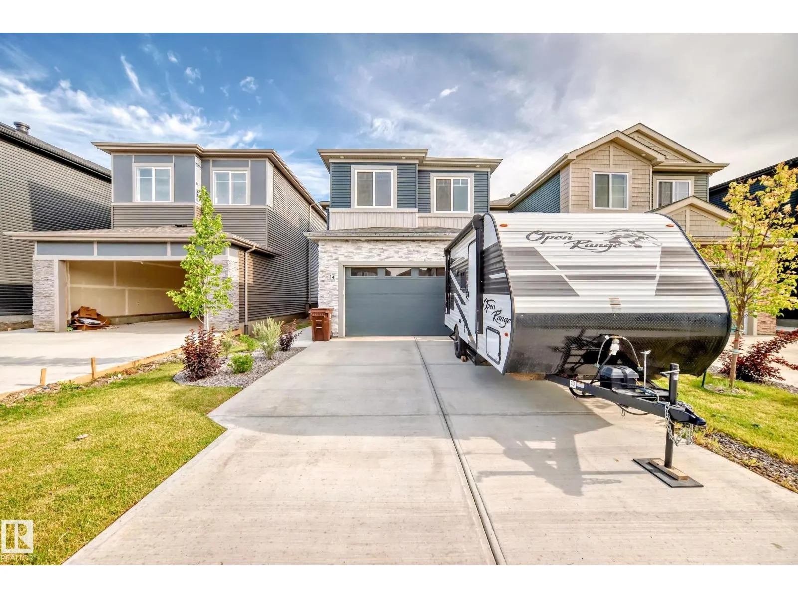 14 EDGEFIELD WY
