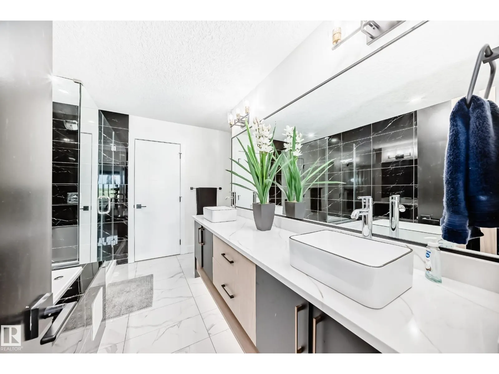 14 EDGEFIELD WY