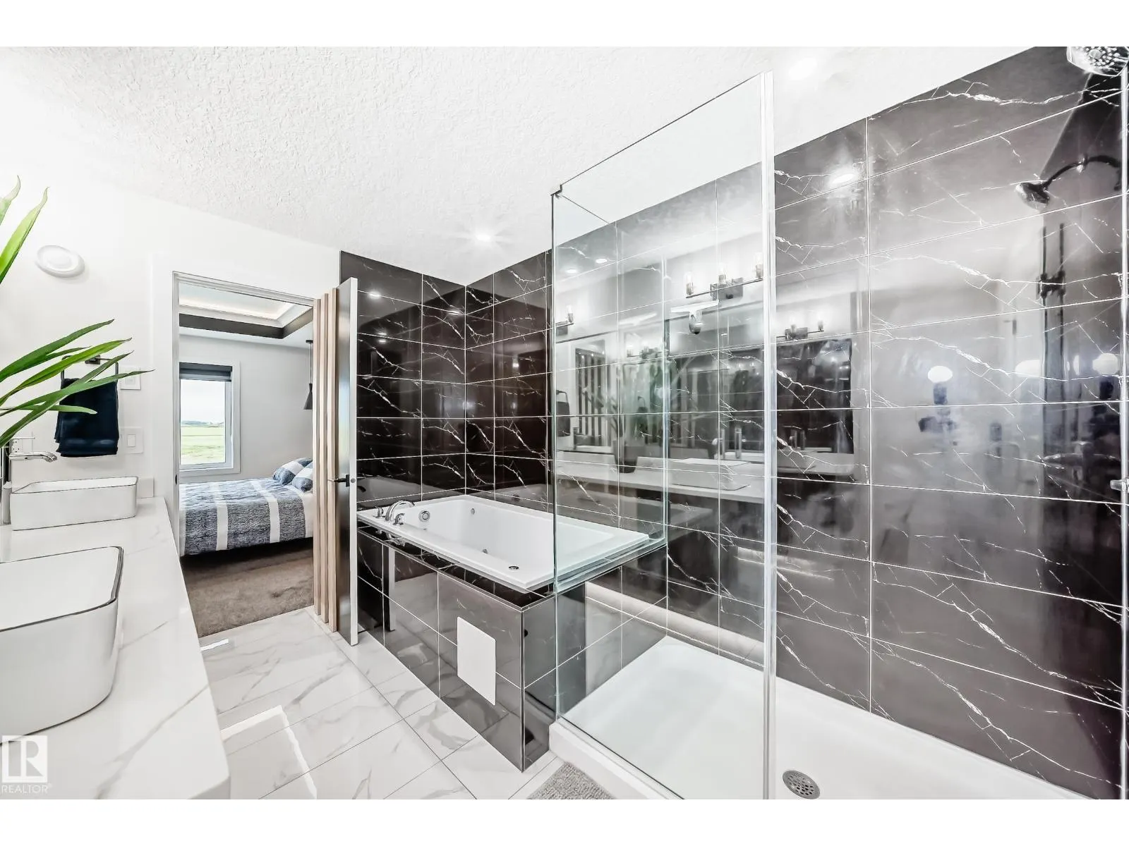 14 EDGEFIELD WY