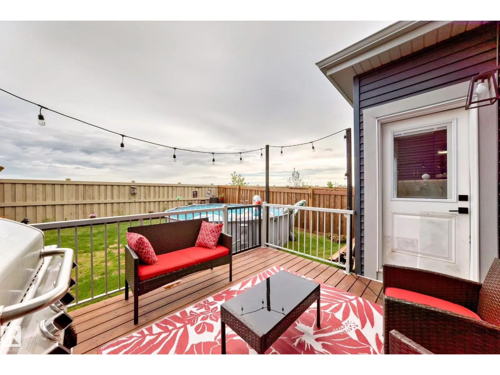14 EDGEFIELD WY