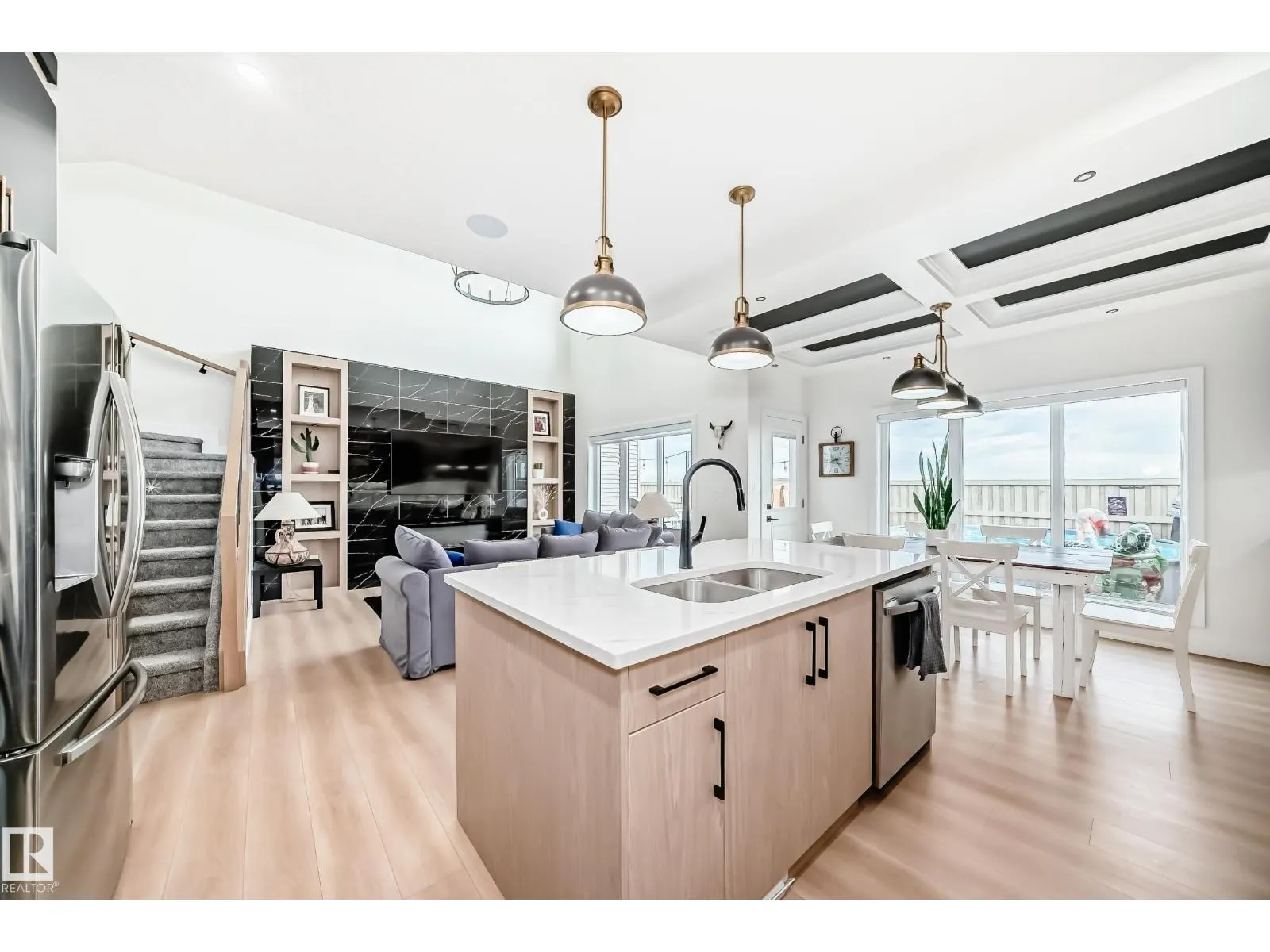 14 EDGEFIELD WY