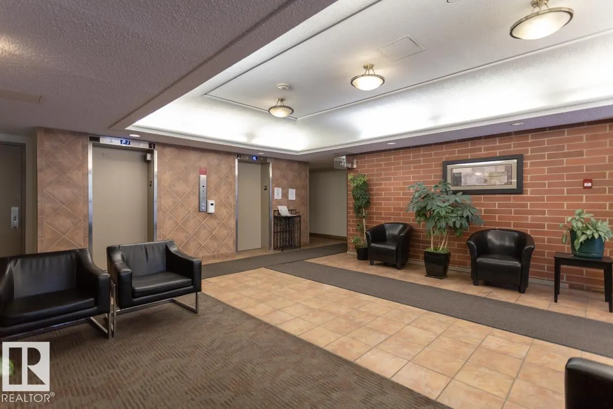 #206 9917 110 ST NW