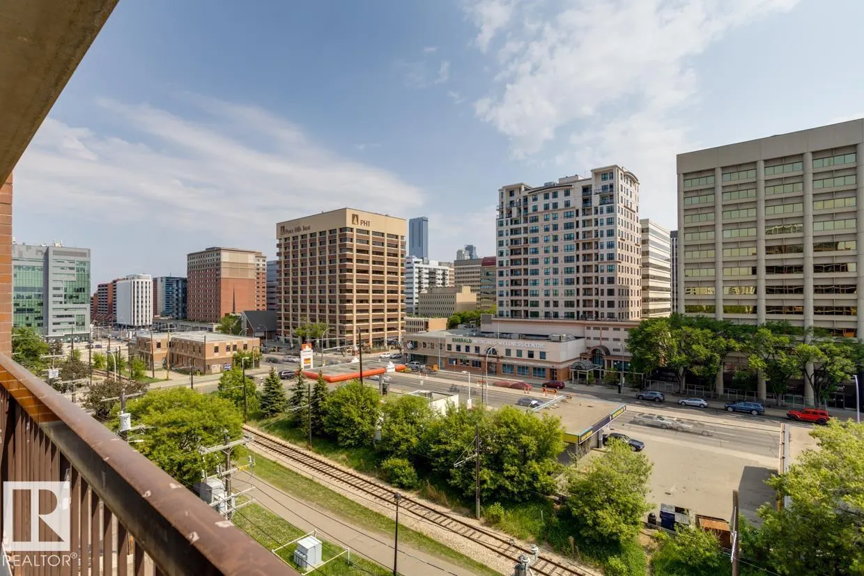#206 9917 110 ST NW