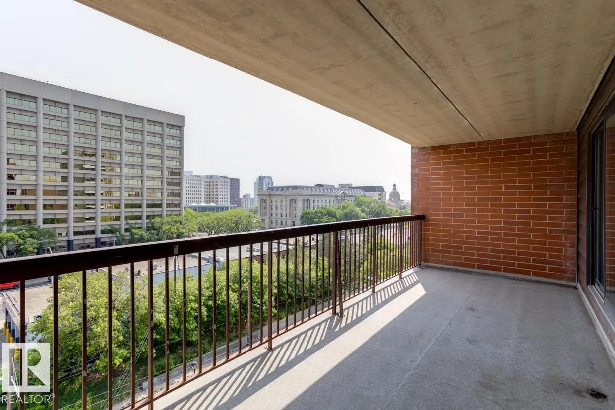 #206 9917 110 ST NW