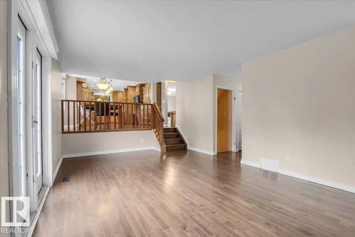 8020 182A ST NW