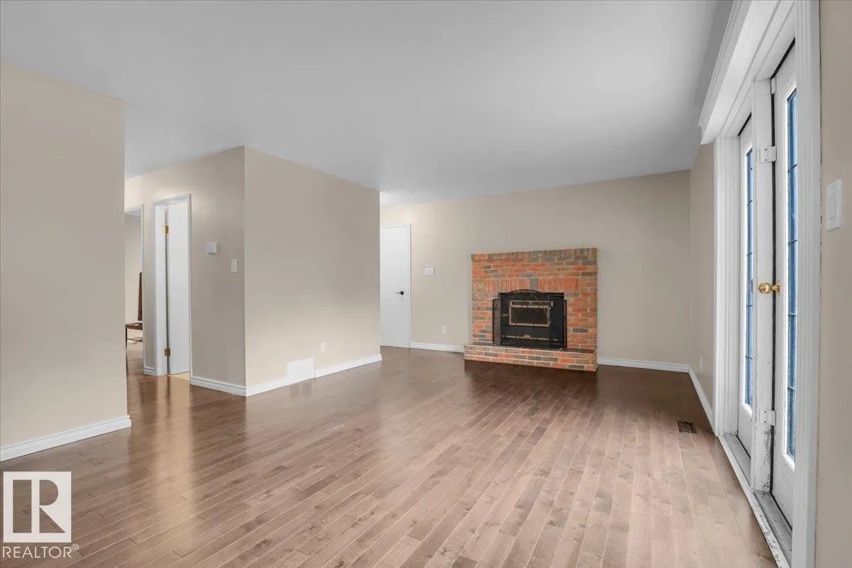 8020 182A ST NW