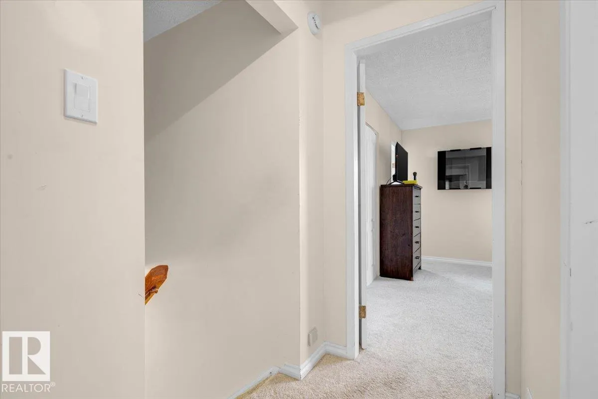 8020 182A ST NW