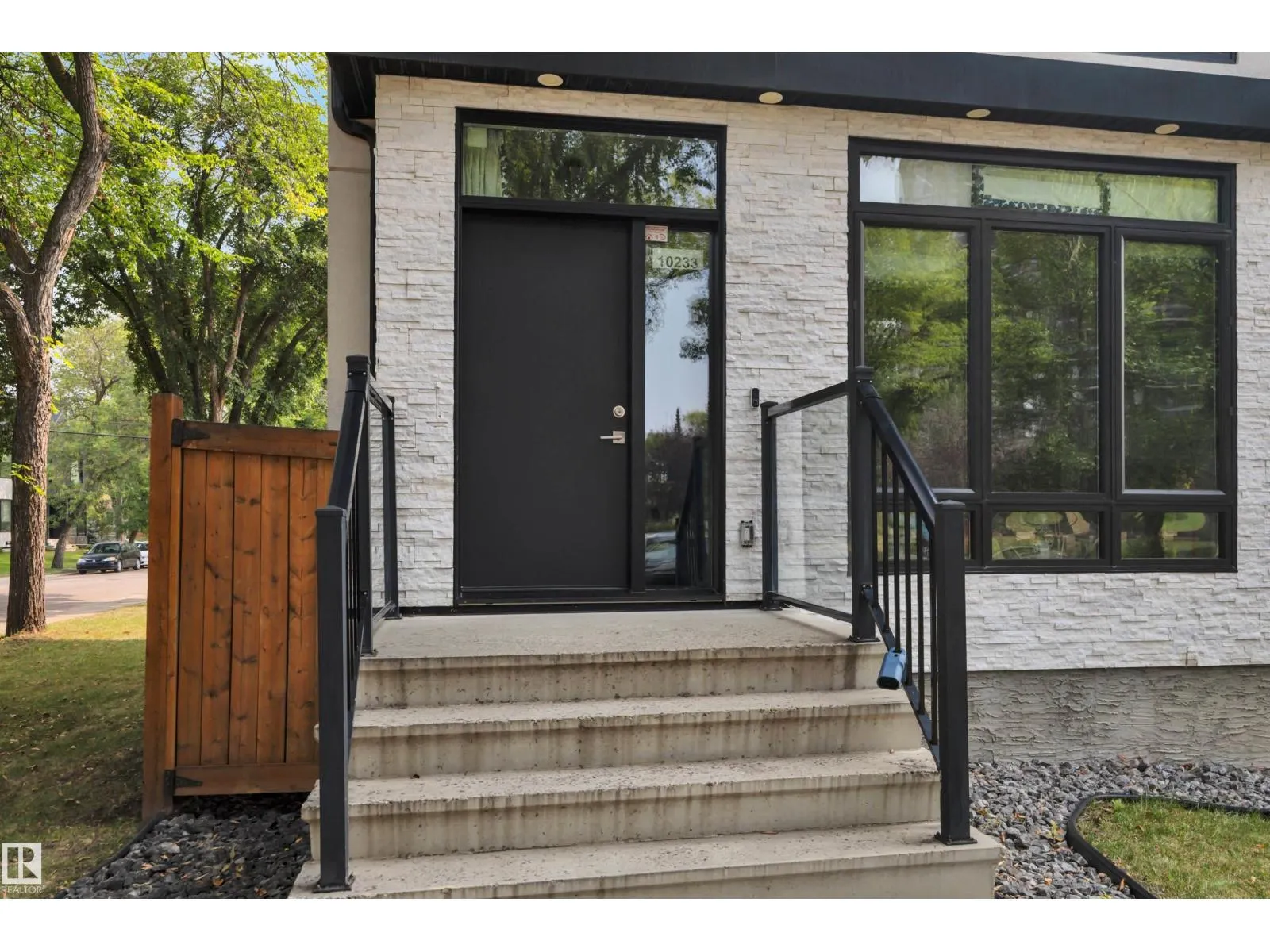 10233 139 ST NW
