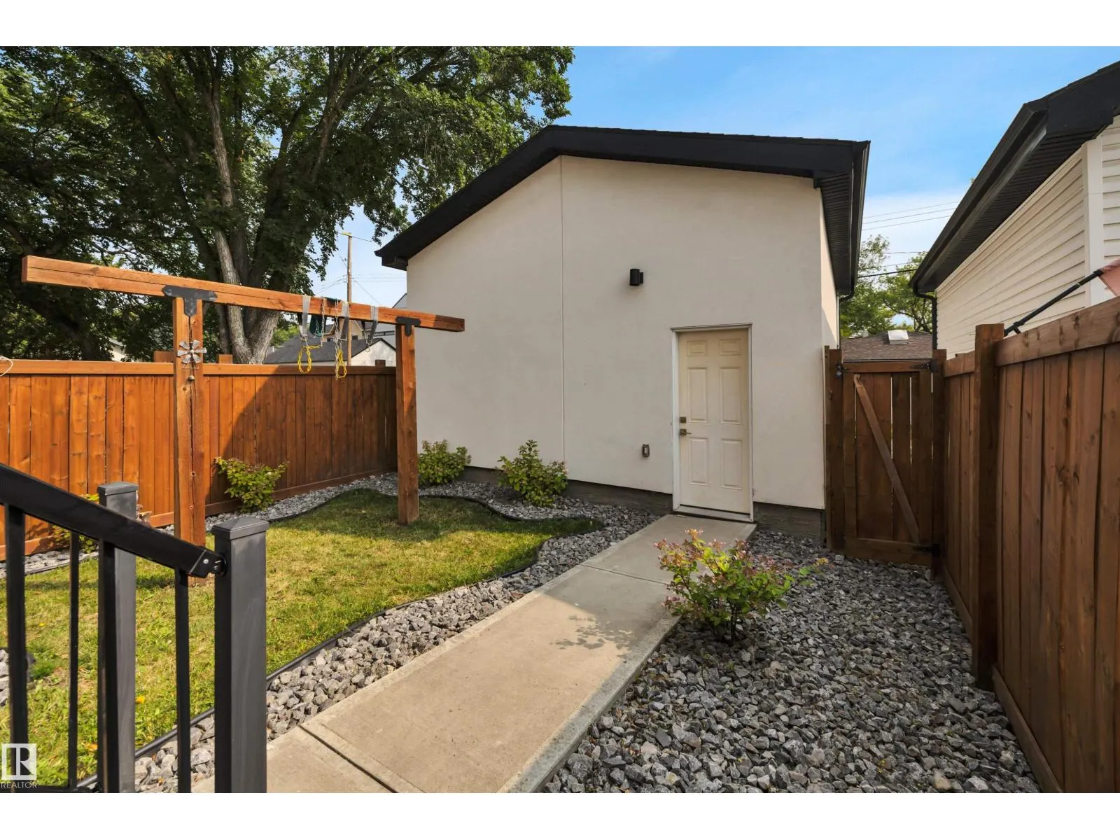 10233 139 ST NW