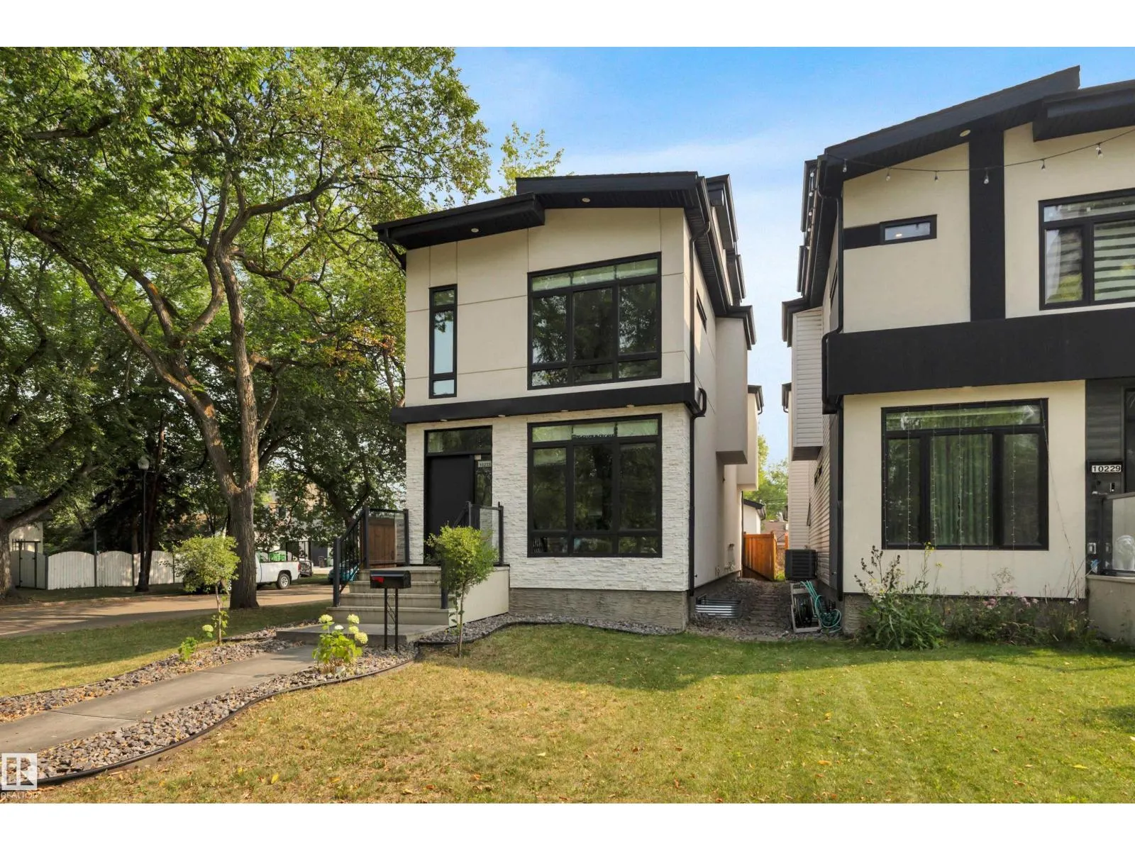 10233 139 ST NW