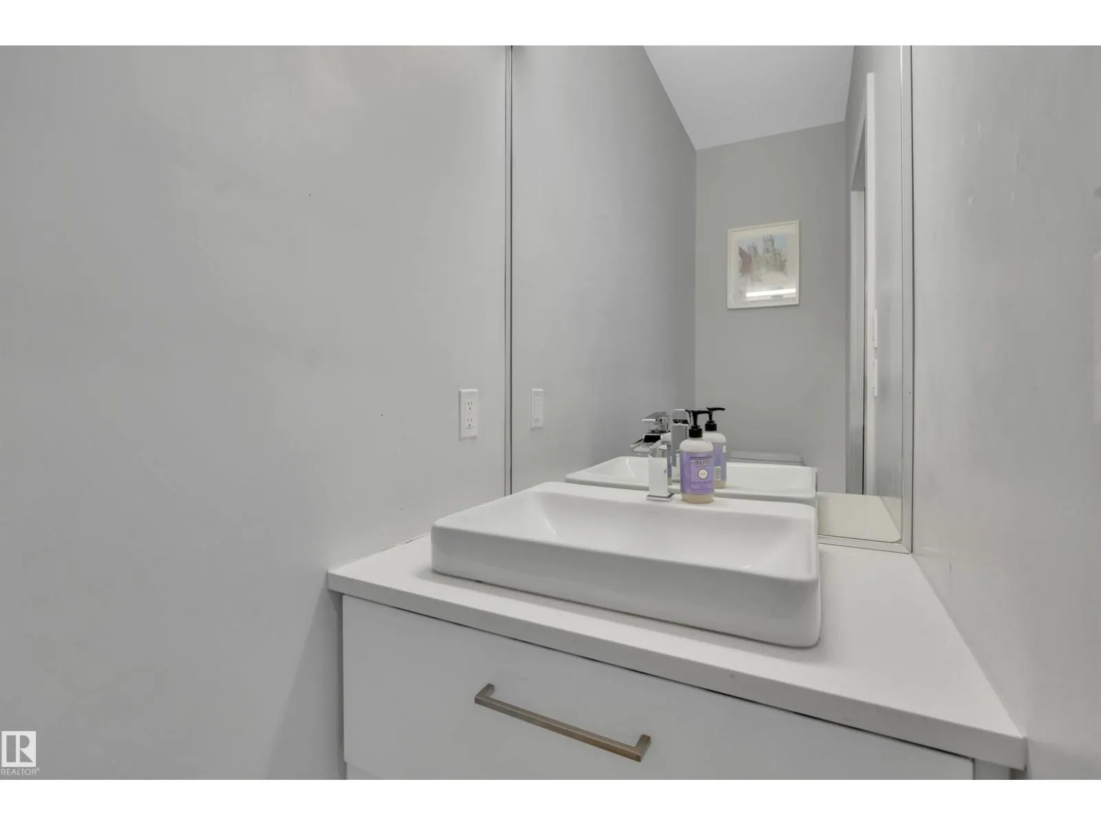 10233 139 ST NW