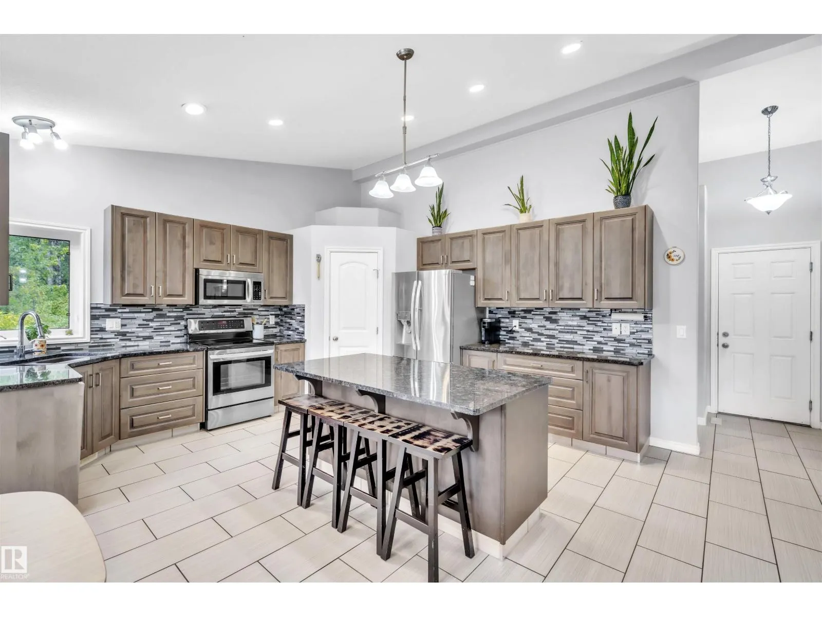 102 62212 Range Road 412
