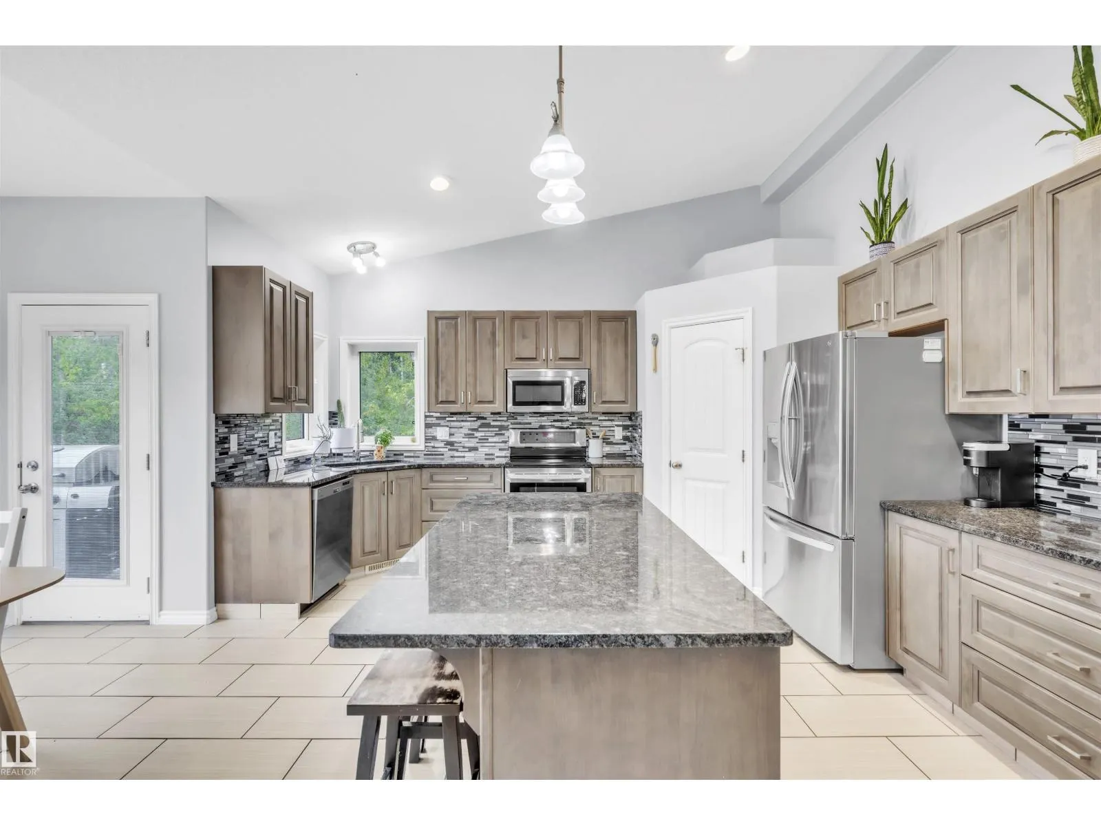102 62212 Range Road 412