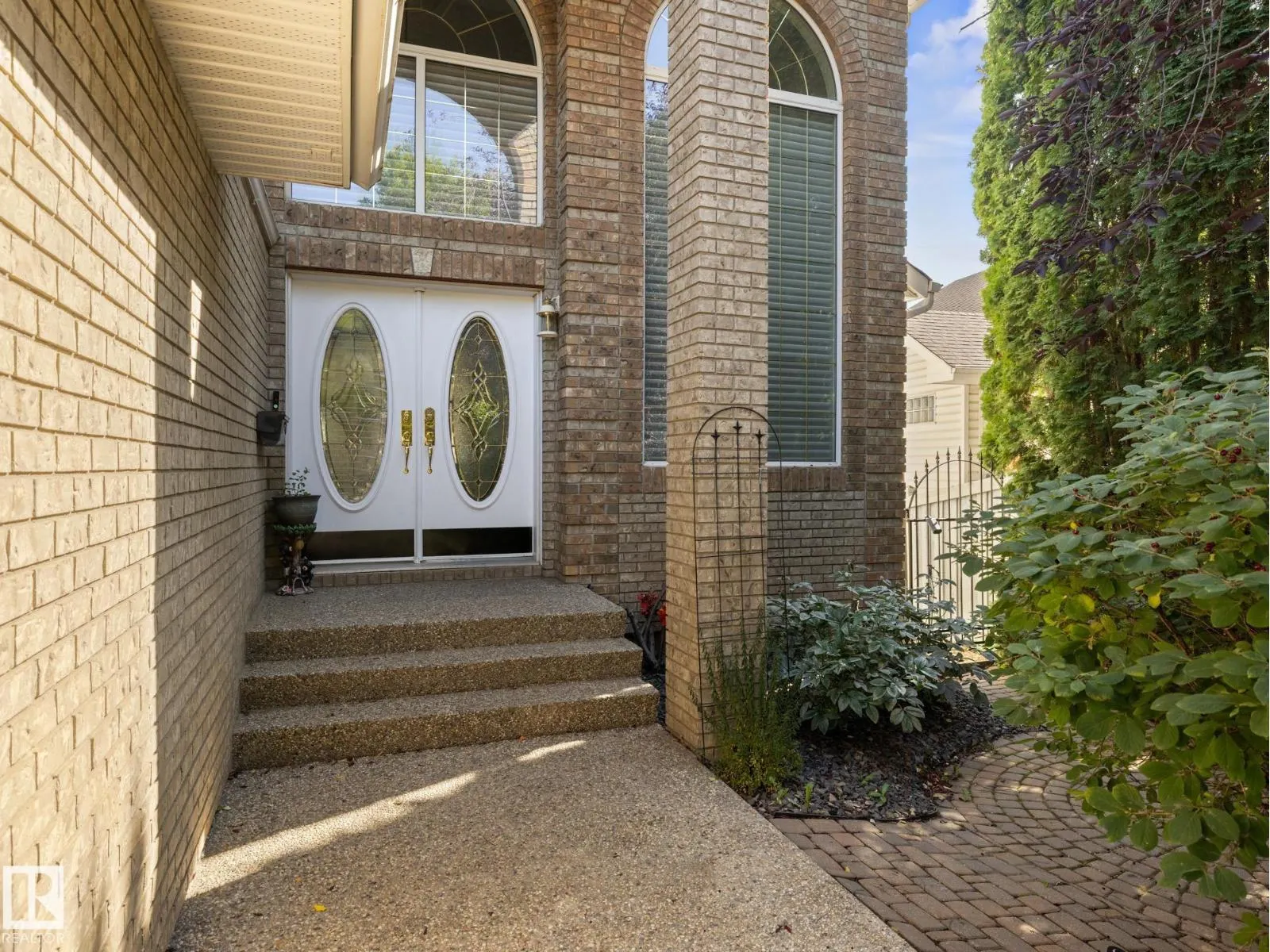 29 OAKDALE PL
