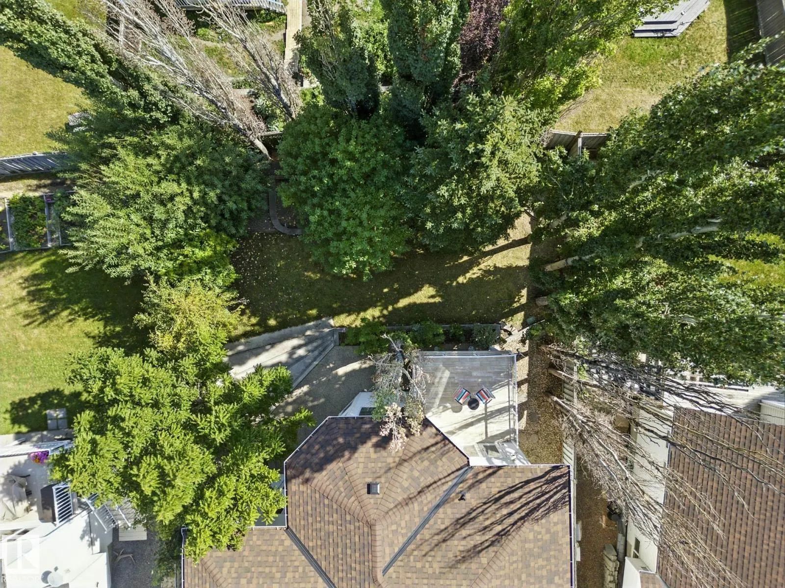 29 OAKDALE PL