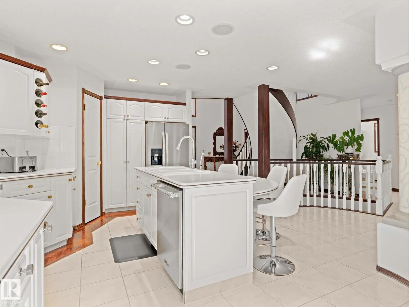 29 OAKDALE PL