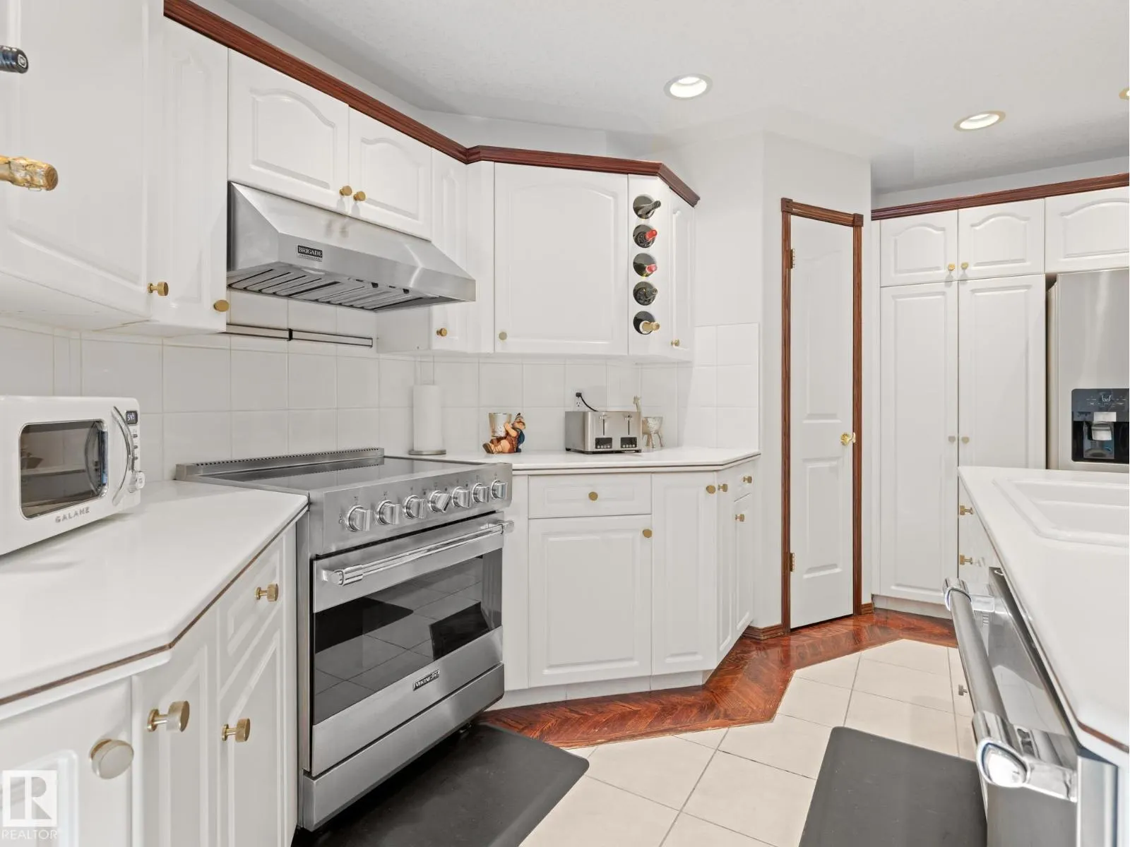 29 OAKDALE PL