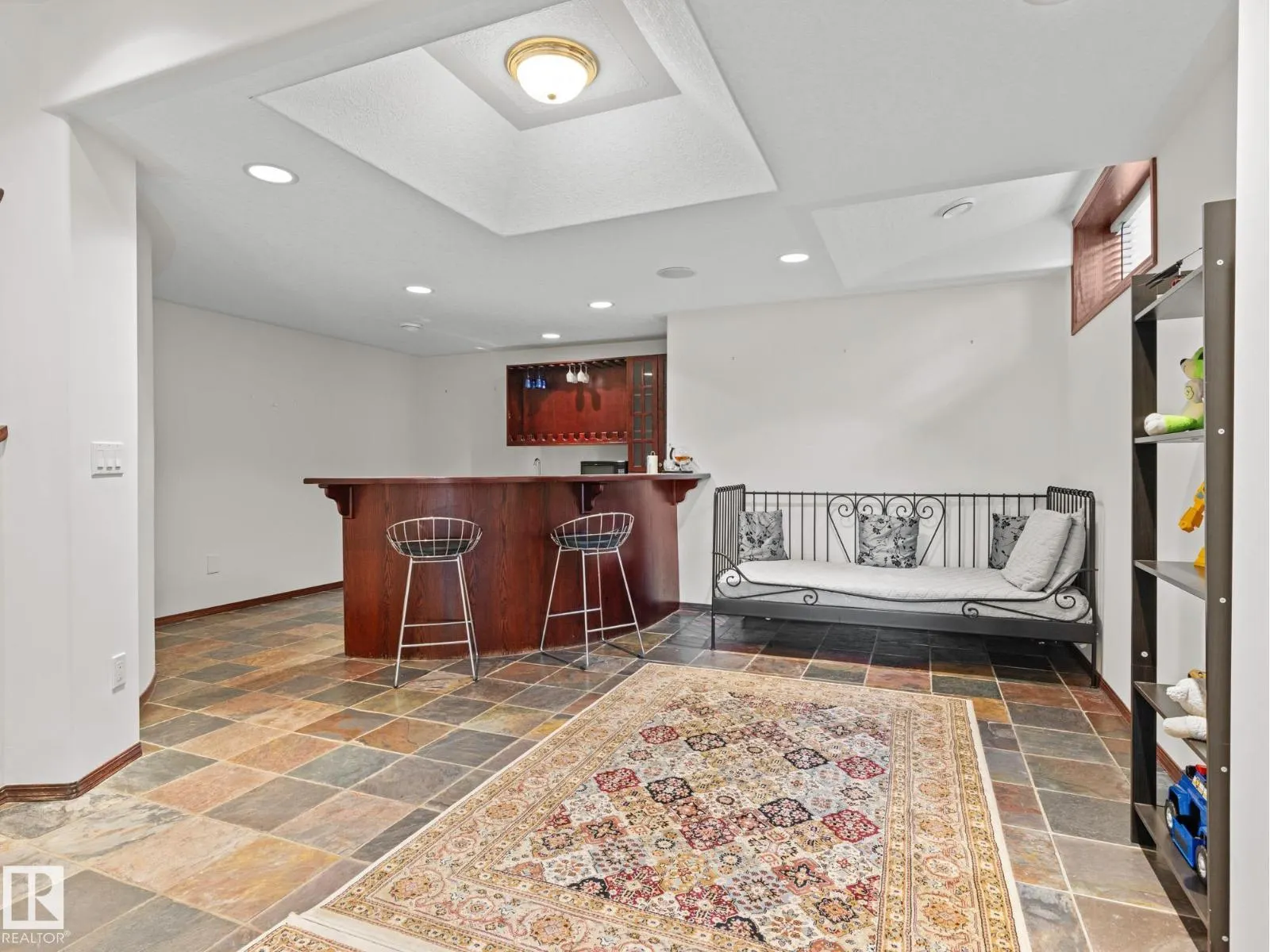 29 OAKDALE PL