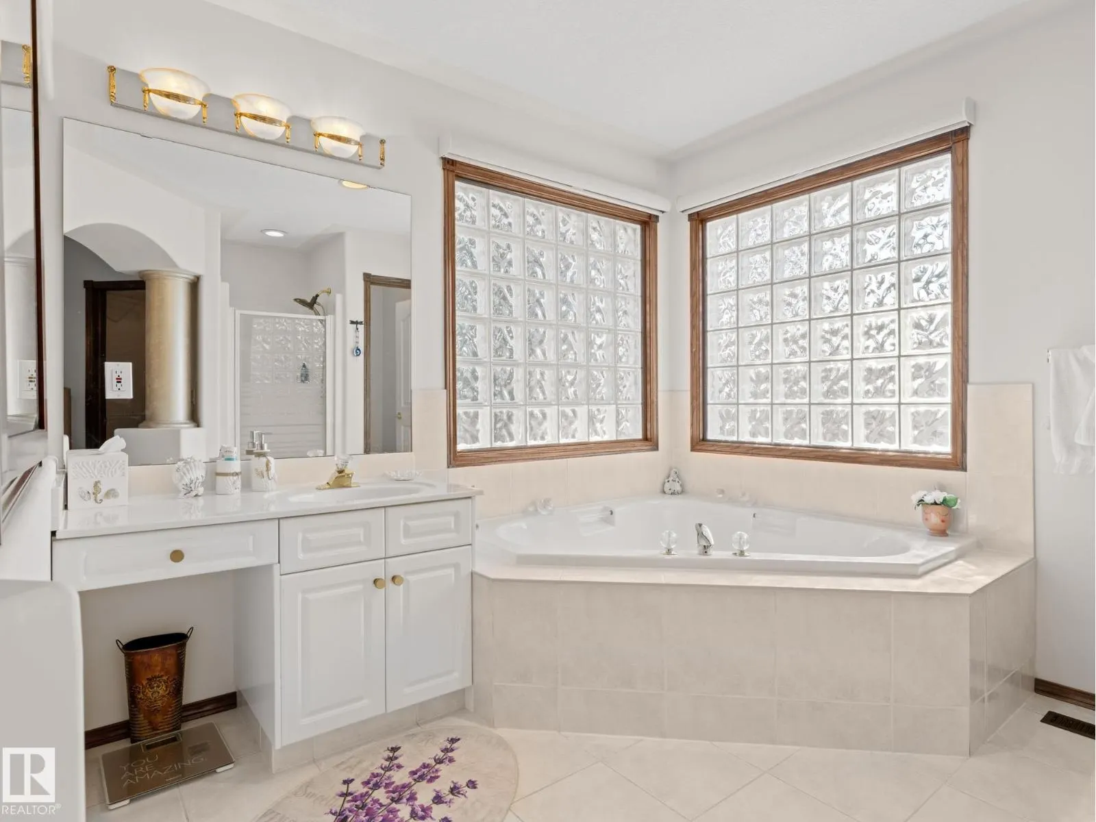 29 OAKDALE PL