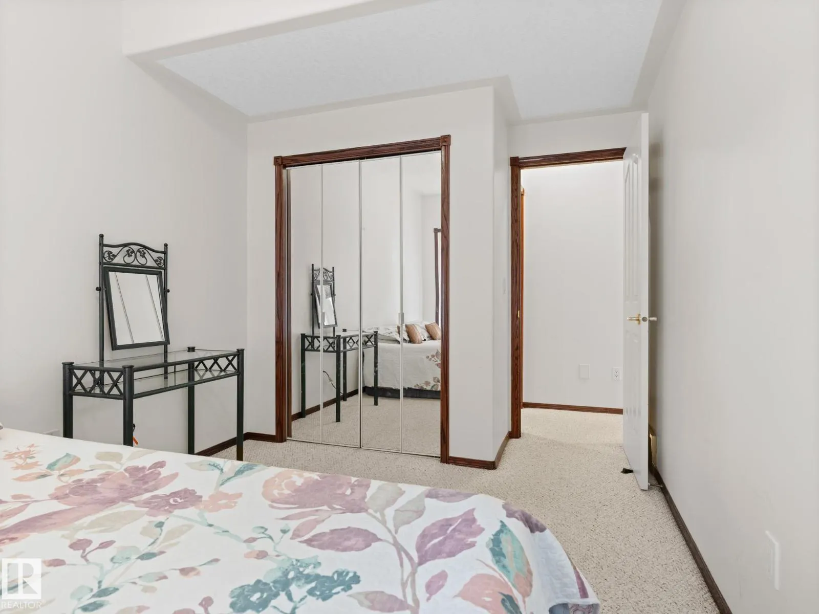 29 OAKDALE PL