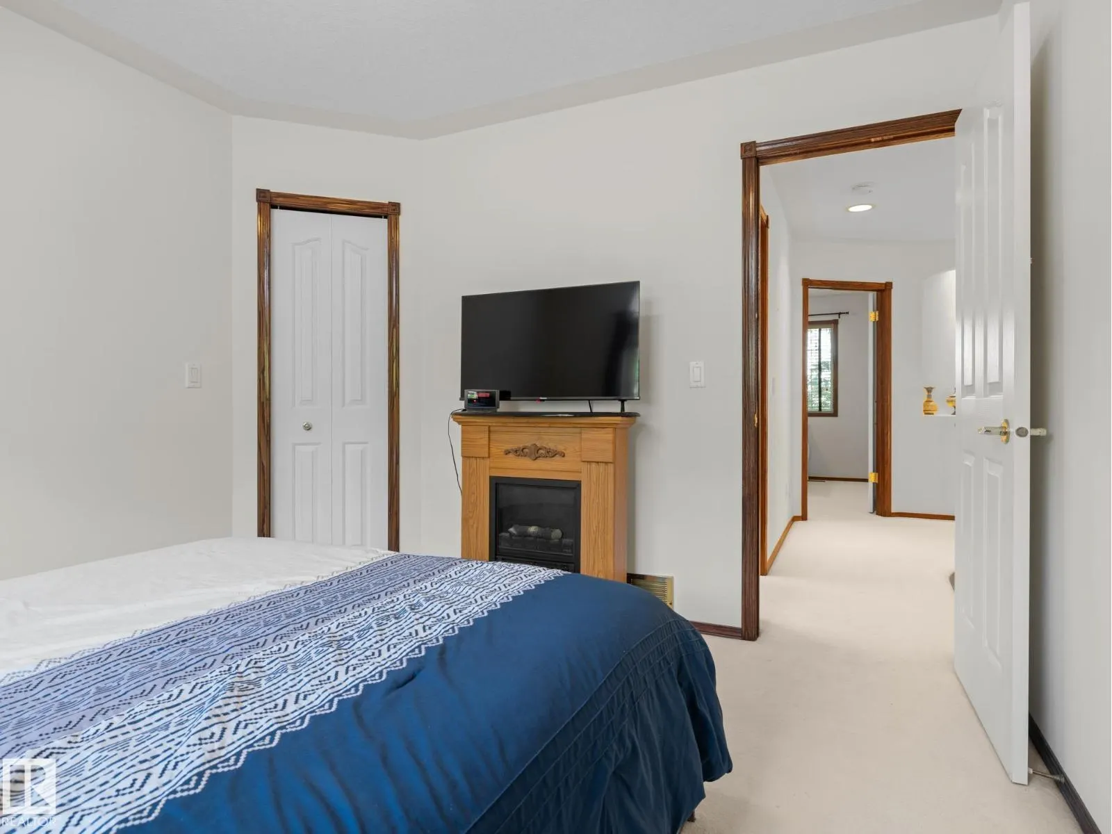 29 OAKDALE PL
