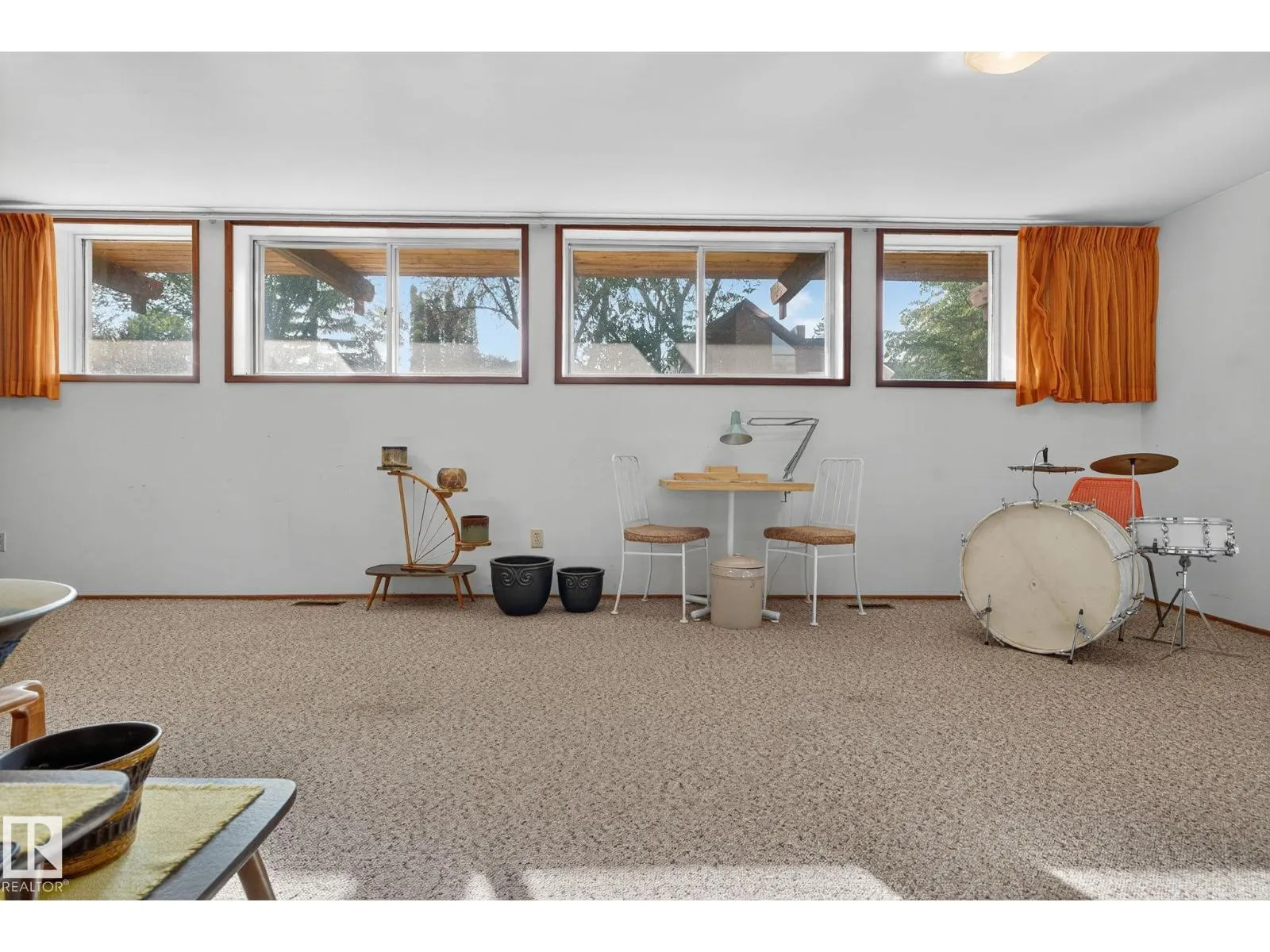 9937 82 ST NW