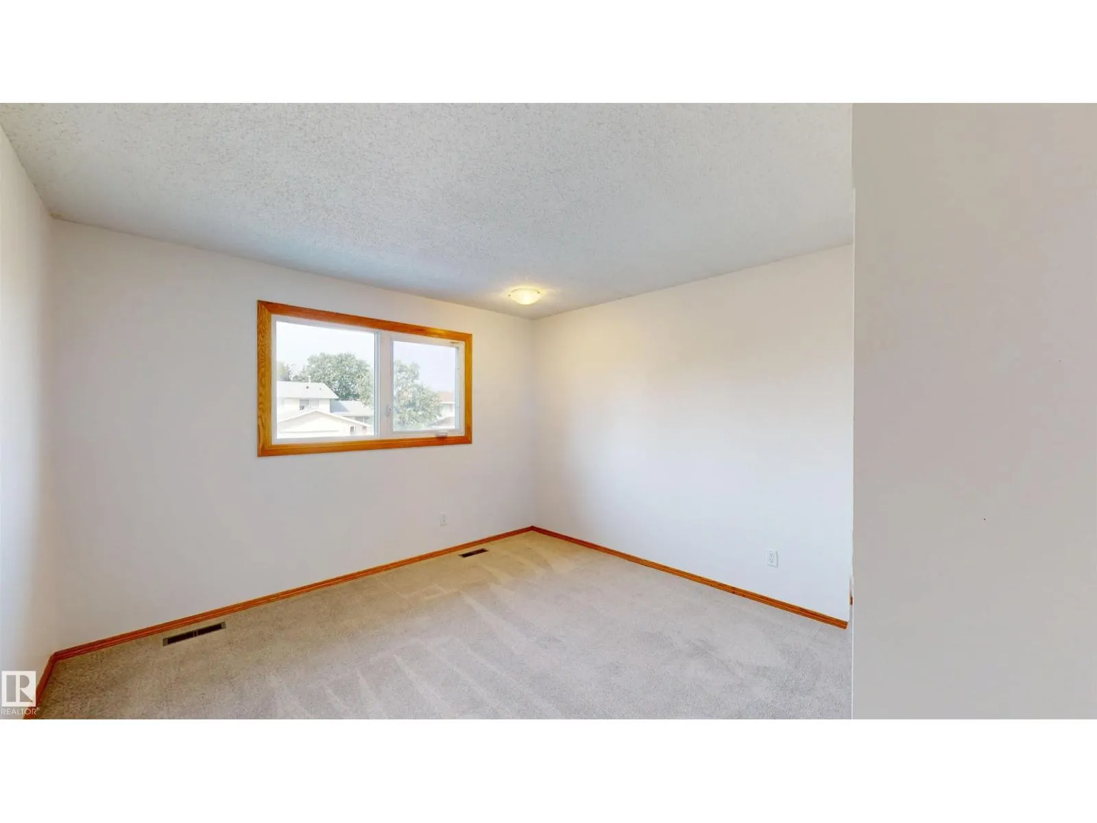 18503 92 AV NW