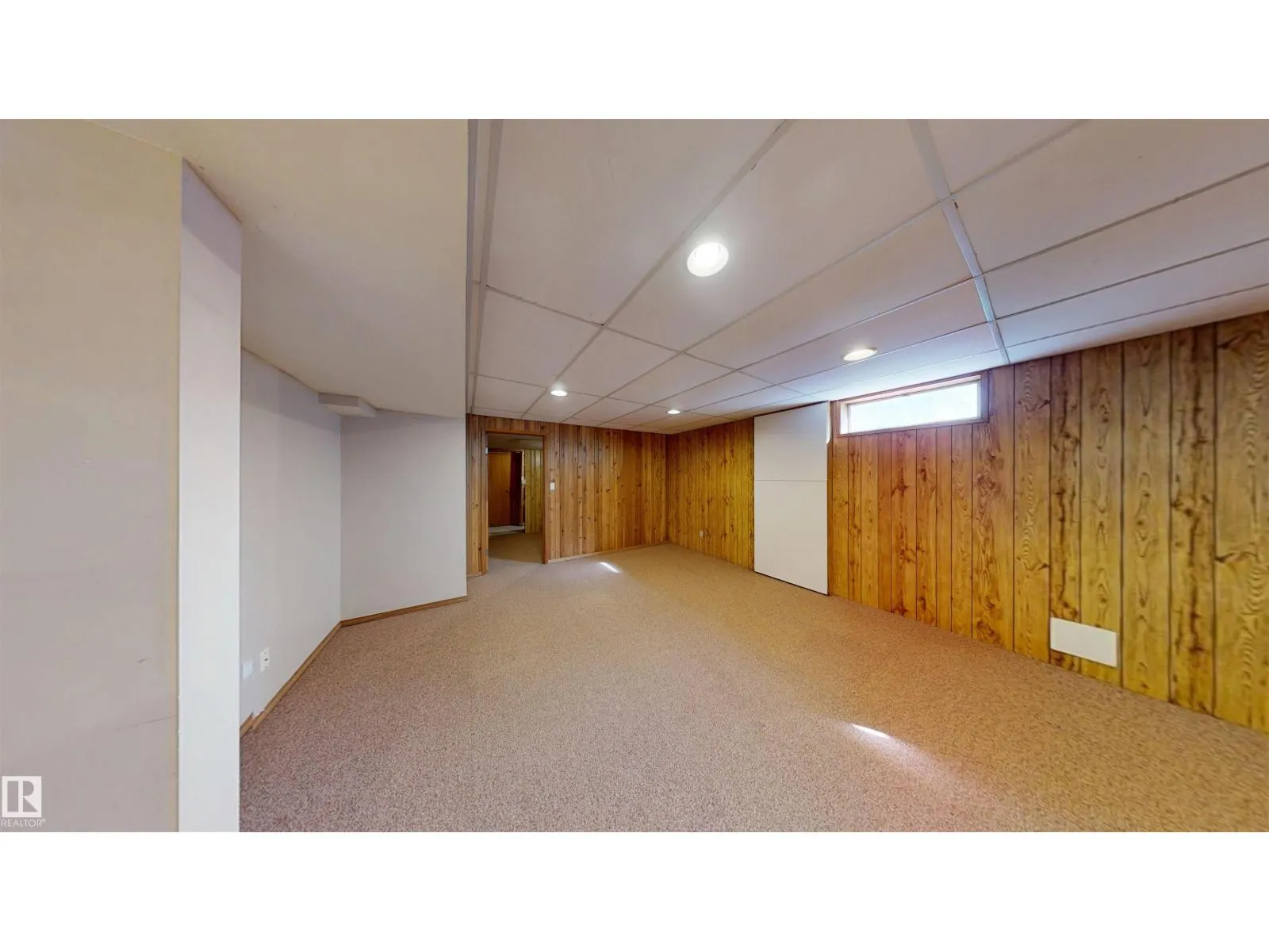 18503 92 AV NW
