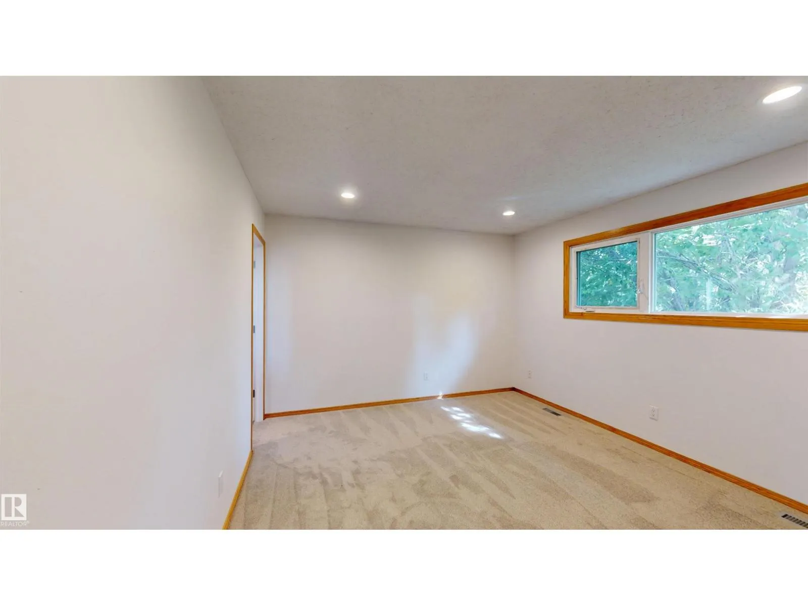18503 92 AV NW