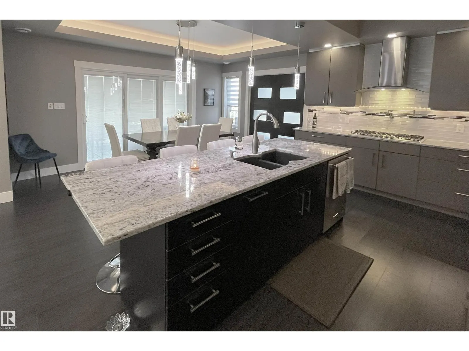 58 LAMPLIGHT DR
