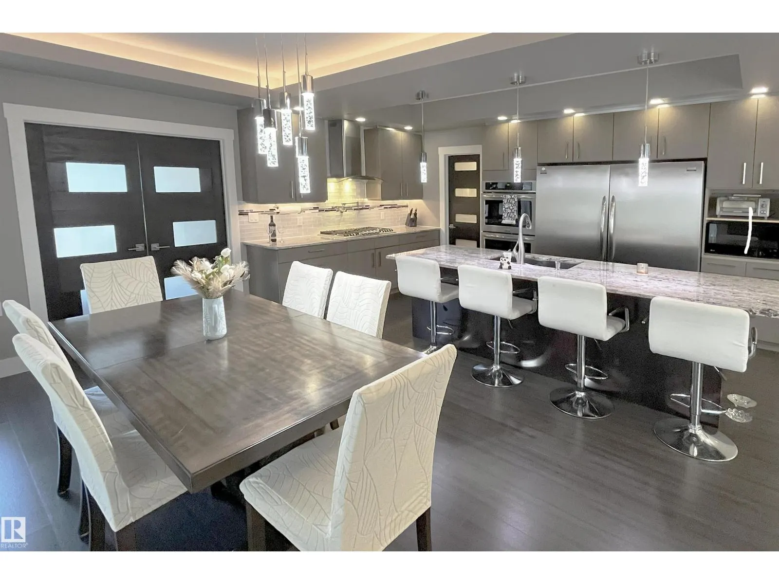 58 LAMPLIGHT DR