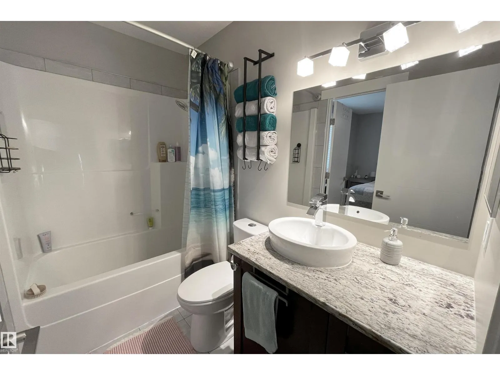 58 LAMPLIGHT DR