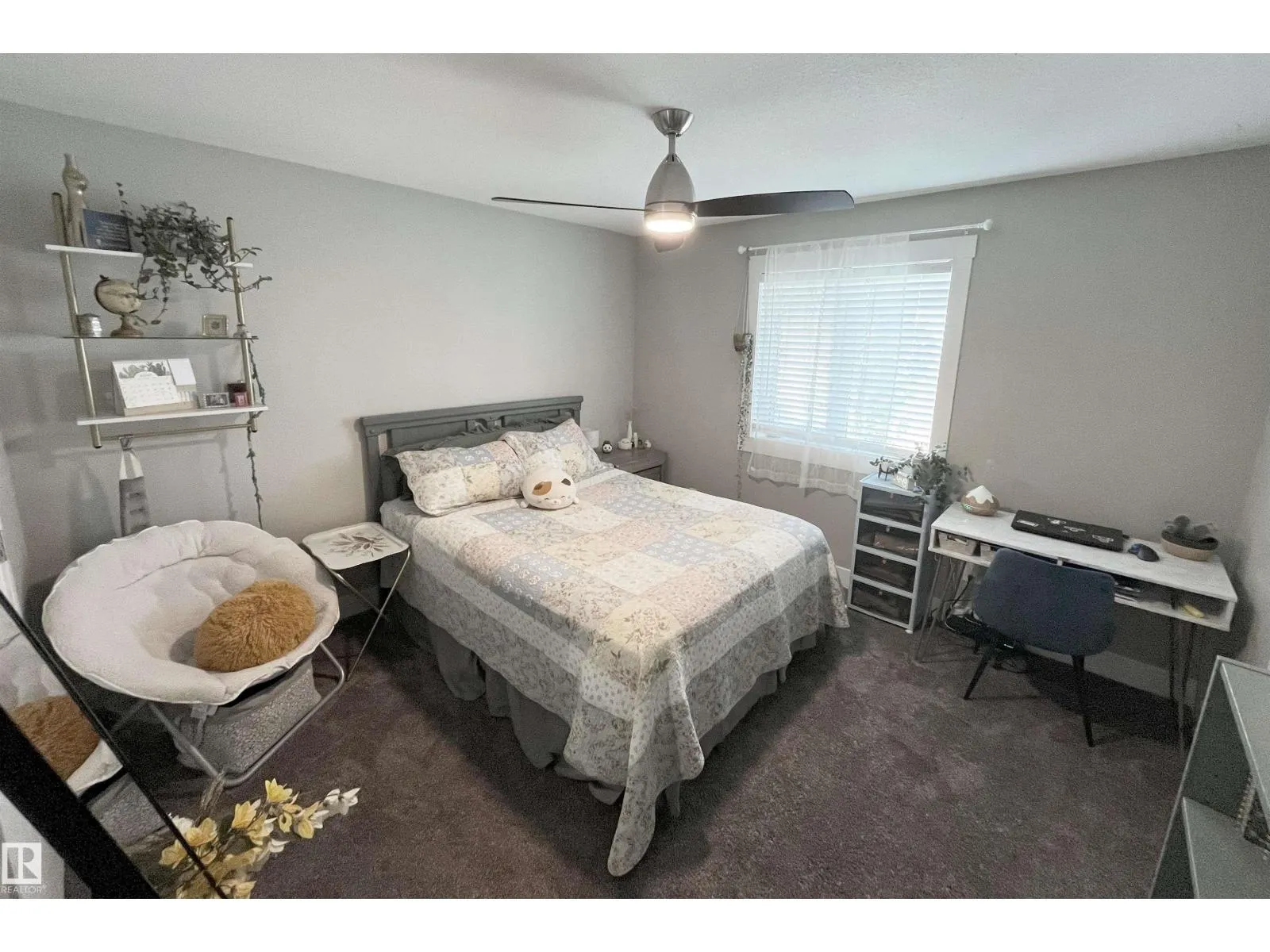 58 LAMPLIGHT DR