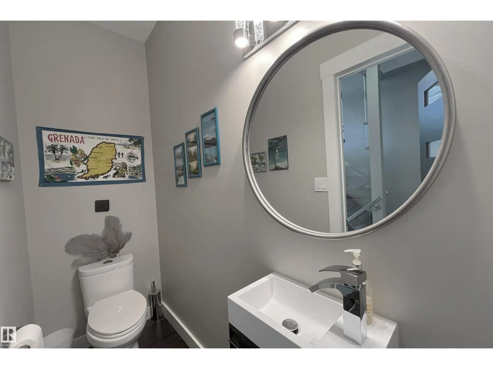 58 LAMPLIGHT DR