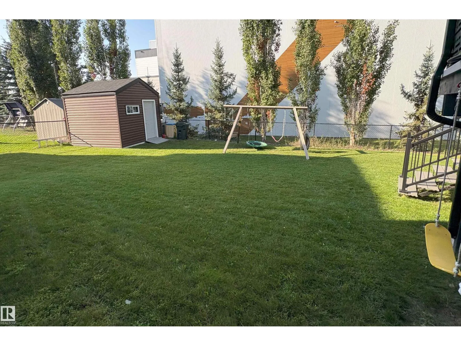 58 LAMPLIGHT DR